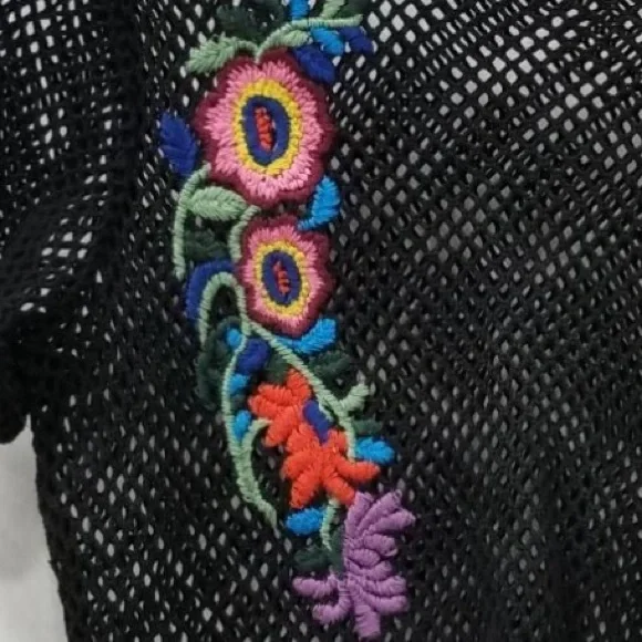 Zara Black Mesh Crop Top with Floral Embroidery. Size M - Picture 4 of 4